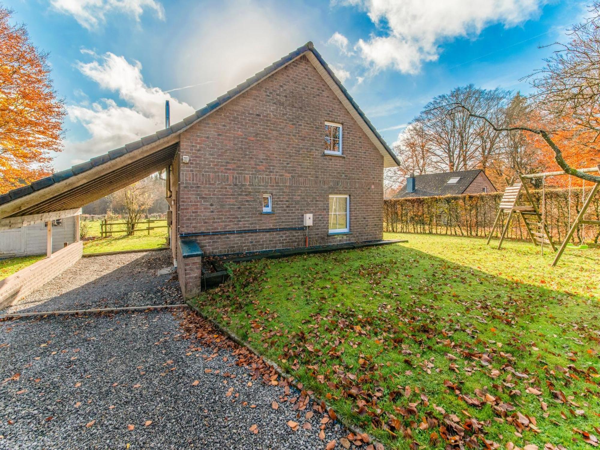 Picture Perfect Holiday Home In Sourbrodt With Garden Bbq Exterior foto
