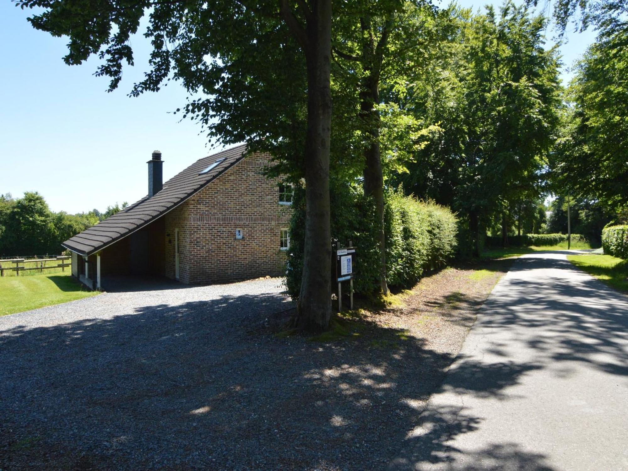 Picture Perfect Holiday Home In Sourbrodt With Garden Bbq Exterior foto