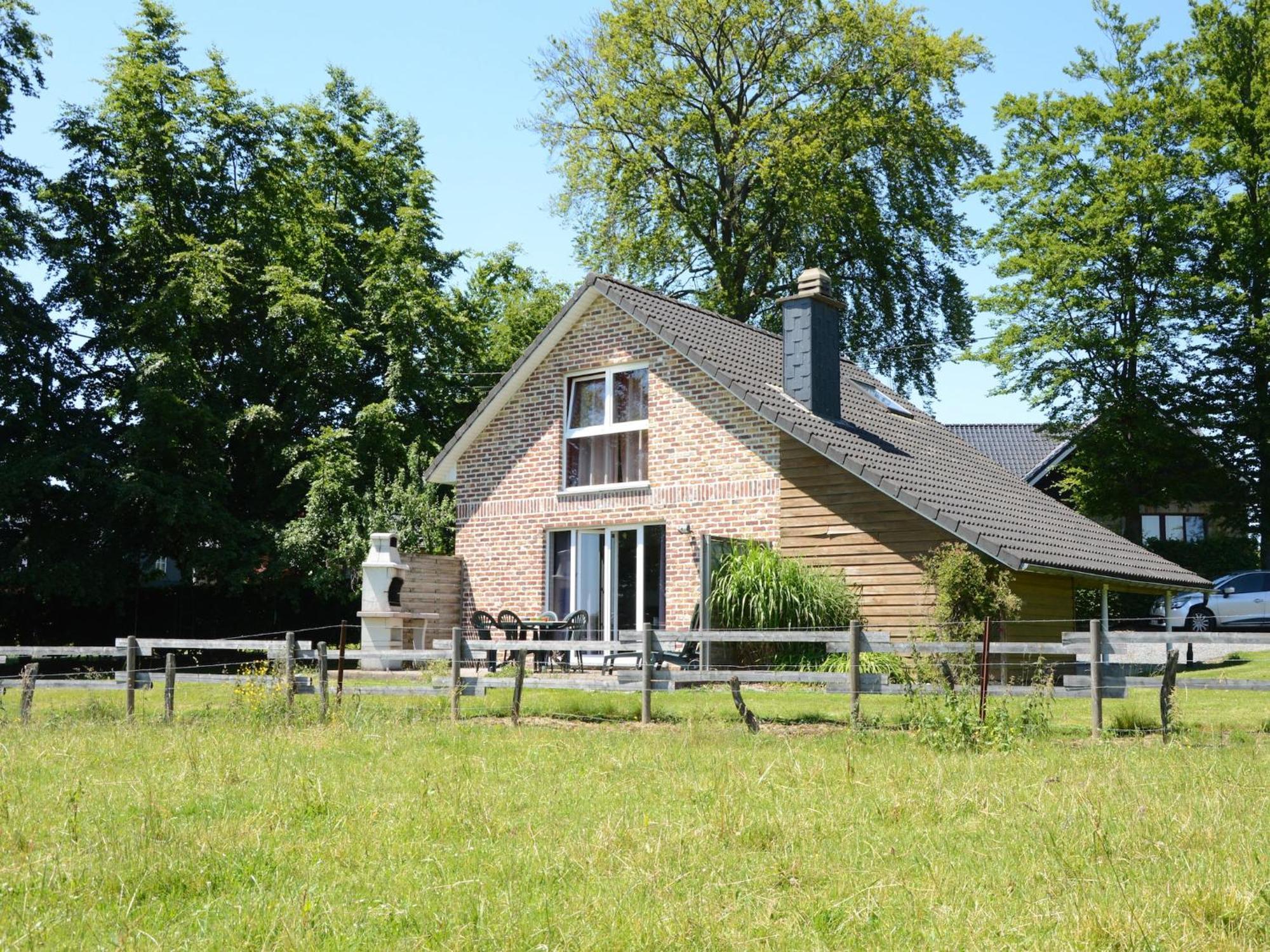 Picture Perfect Holiday Home In Sourbrodt With Garden Bbq Exterior foto